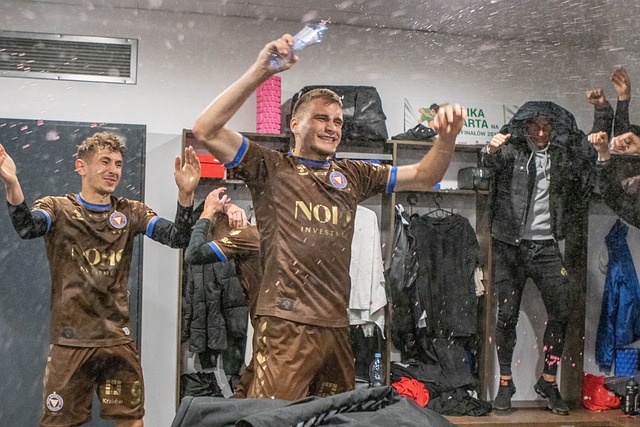 1亿英镑的 1亿英镑的